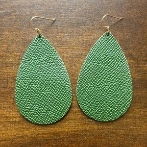 Nickel and suede earrings size medium green leather